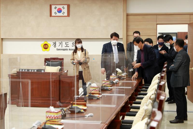 정승현 의회운영위원장 경상남도의회 심삼동 의회운영위원장 접견_6