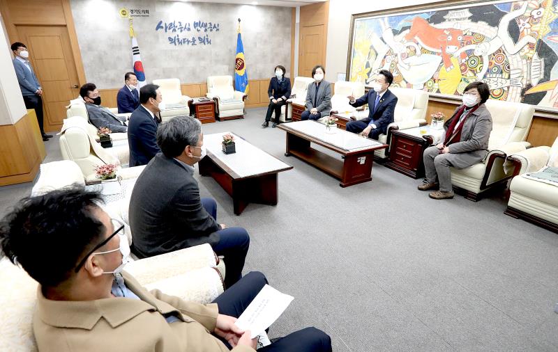 장현국 의장 고영인 국회의원 접견_8