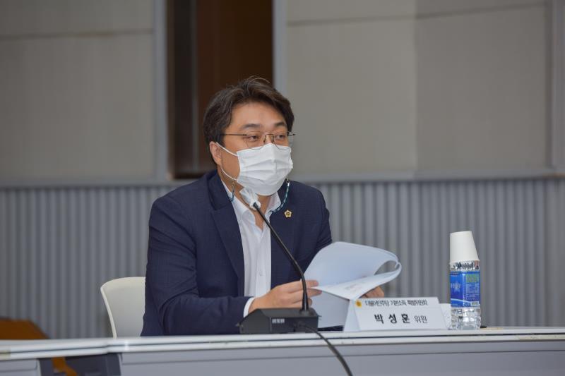 경기도의회 더불어민주당 제5차 기본소득특별위원회 회의_5