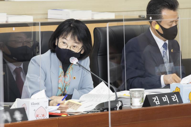 제348회 정례회 여성가족평생교육위원회 2020년도 행정사무감사_3