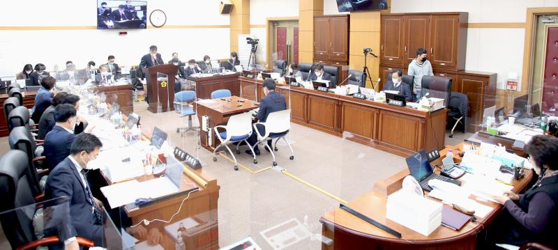 제348회 정례회 교육기획위원회 2020년도 행정사무감사_4