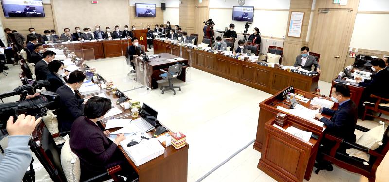 제348회 정례회 운영위원회 2020년도 행정사무감사_3