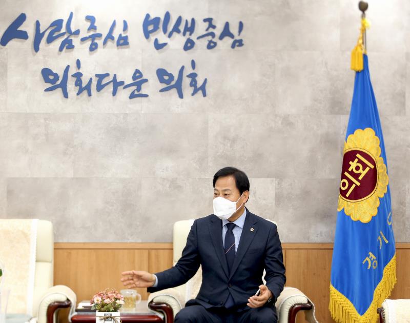 장현국의장 오향석 어린이집 원장 등 접견_3