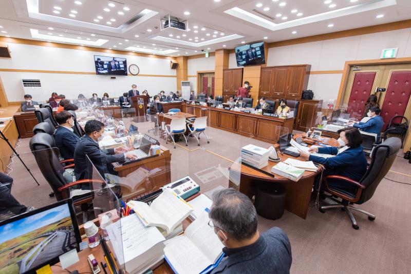 제348회 정례회 제4차 교육기획위원회 사진 9