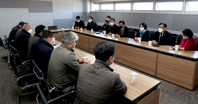 경기도의회 더불어민주당 수석대표단 경기도 평화부지사 임시집무실 지지방문_2