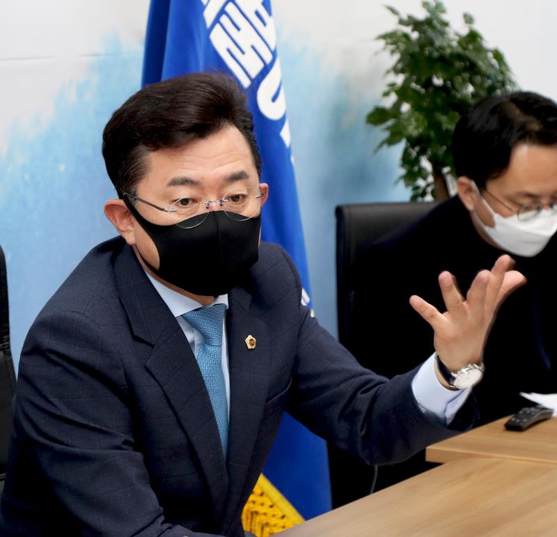 경기도의회 더불어민주당 대표단 예산관련 기자 정담회_5