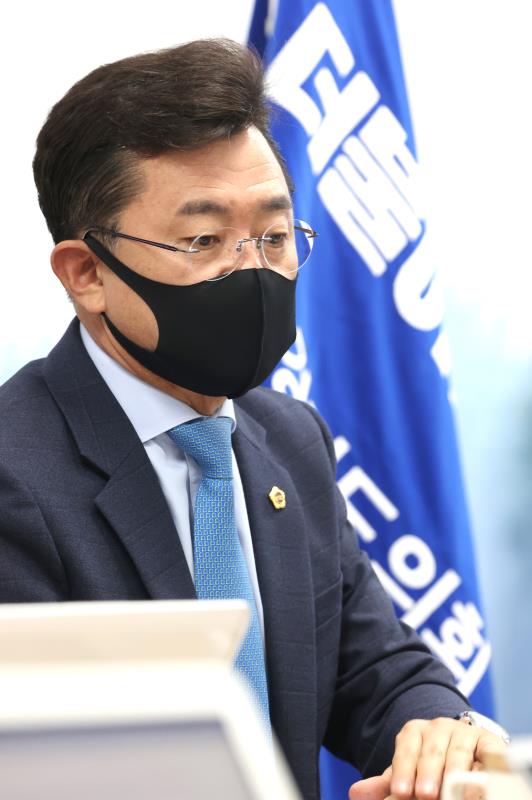 경기도의회 더불어민주당 대표단 예산관련 기자 정담회_10