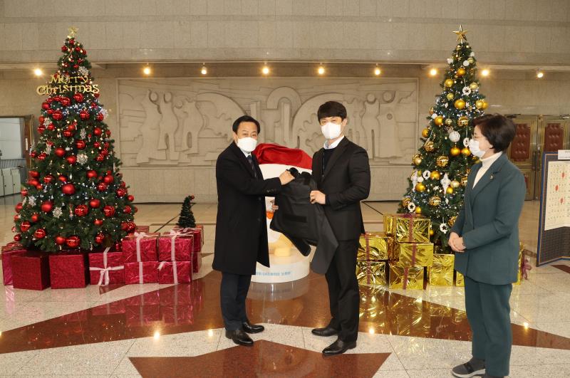 장현국 의장 경기도의회 청사방호직원 방호복 지급_3