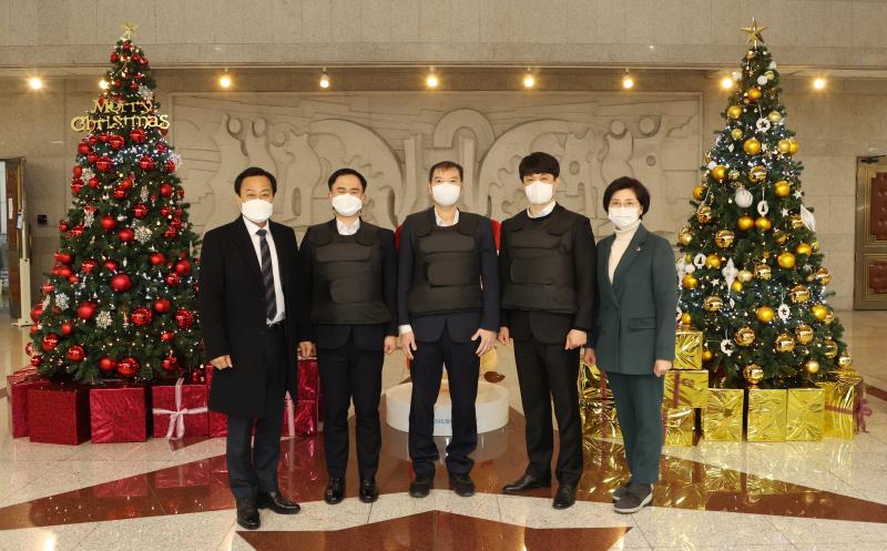 장현국 의장 경기도의회 청사방호직원 방호복 지급