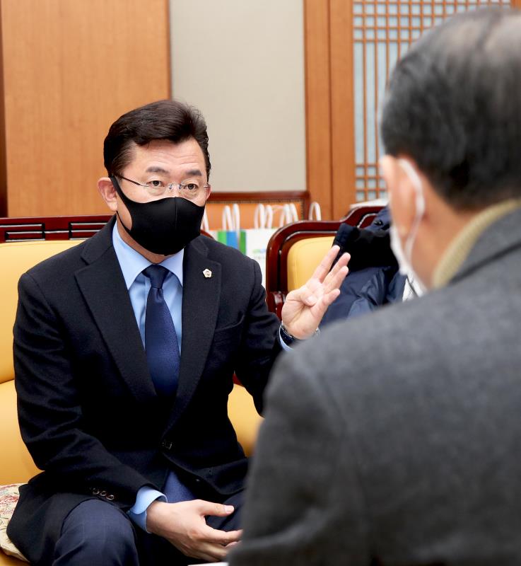 경기도의회 더불어민주당 대표단 강원도의회 방문_3