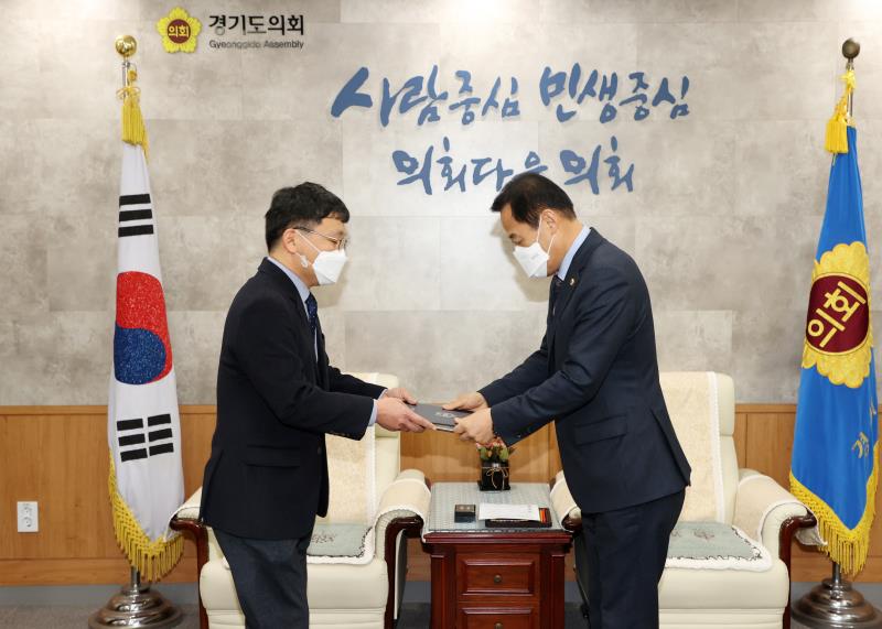 장현국 의장 의회사무처 직원 임용장 교부_10