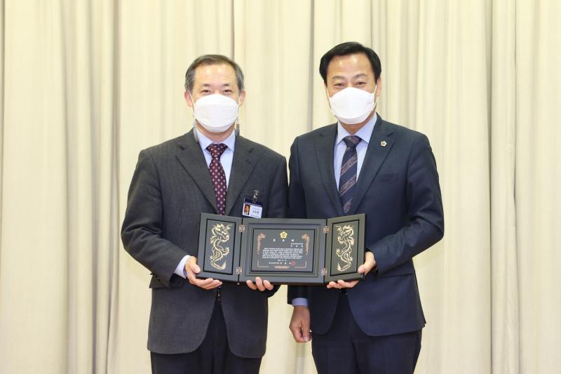 2020년 의회사무처 공로패 및 표창 수여식_10