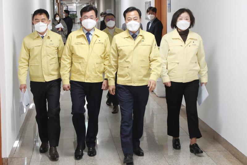의장단 및 대표의원 비대면 기자회견_2