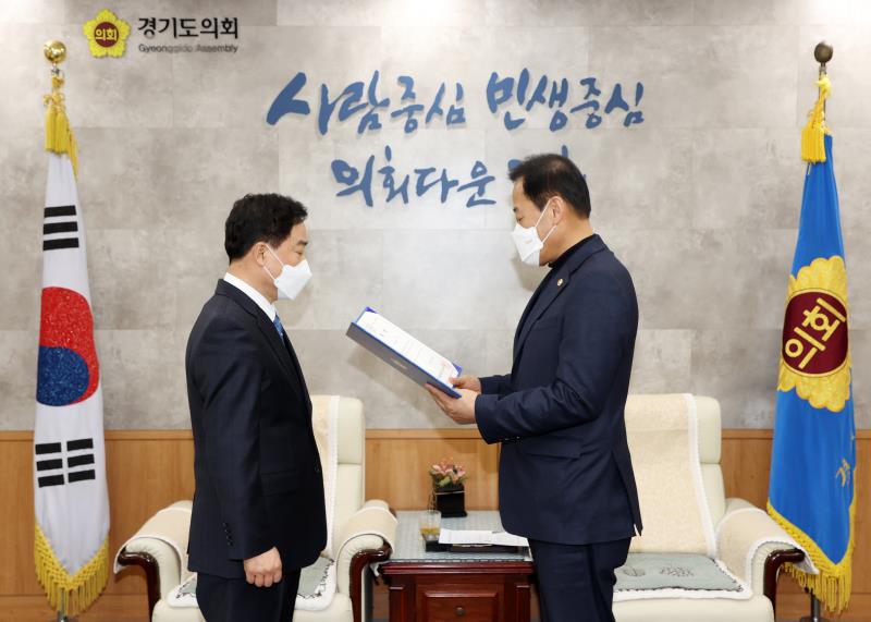 장현국 의장 의왕상담소 상담관 위촉장 수여_2