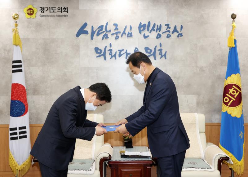 장현국 의장 의왕상담소 상담관 위촉장 수여_3