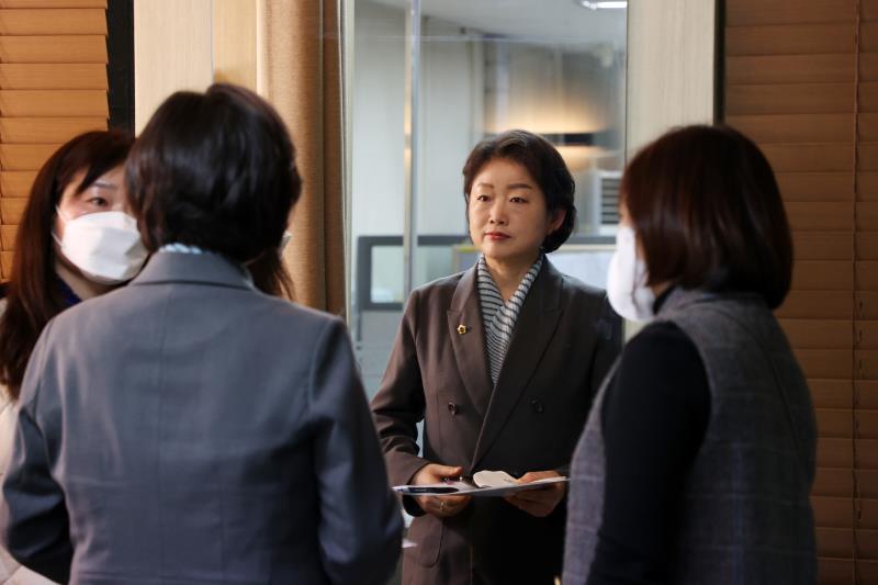 문경희 부의장 OBS 경인TV 비대면 생방송 출연 스케치_3