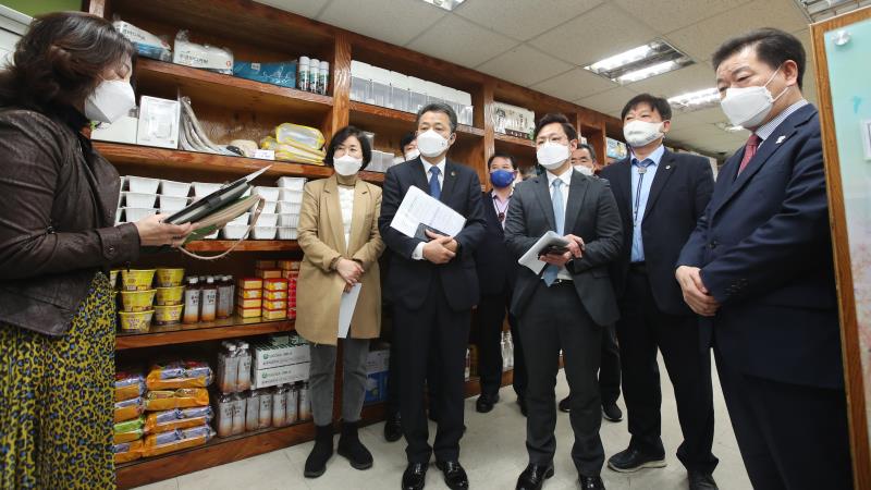 경기도의회 더불어민주당 대변인단 경기 먹거리 그냥드림 코너 현장방문 및 회의_4