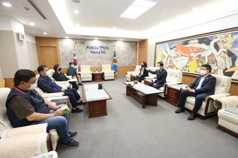 장현국 의장 민주노총 경기지역 본부장 접견