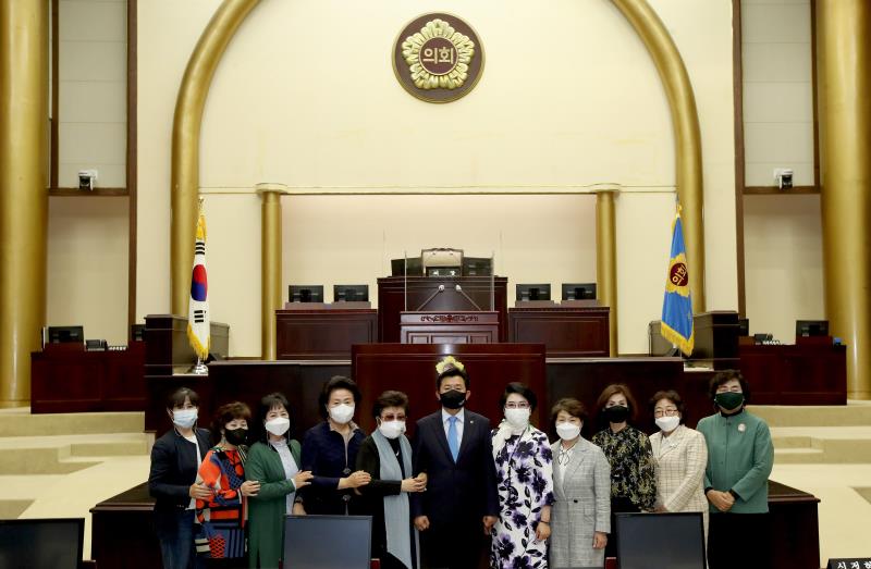 경기도의회 박근철 대표의원 경기도여성단체연합회장 등 접견_6