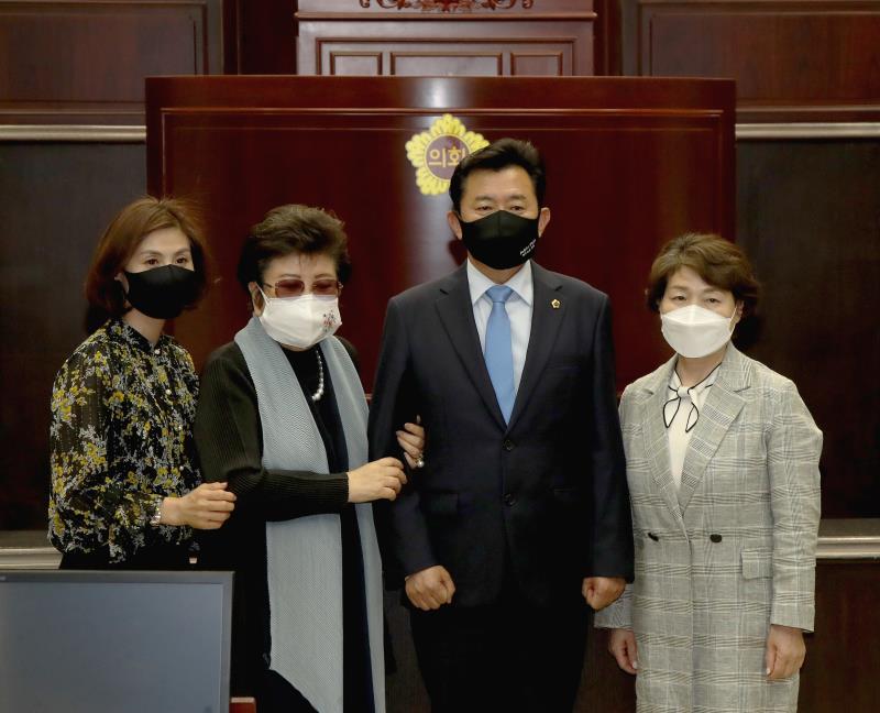 경기도의회 박근철 대표의원 경기도여성단체연합회장 등 접견_9