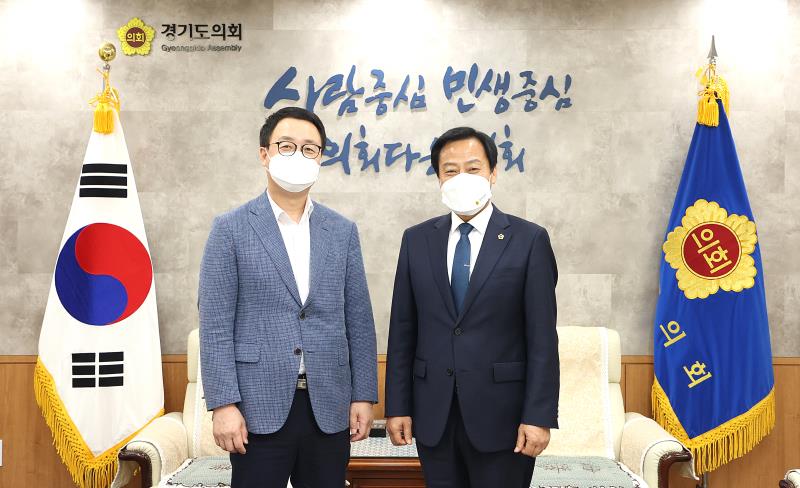 정기열 전 의장 의회 방문_7