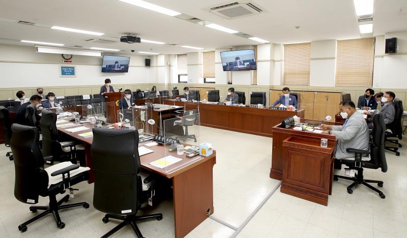 제353회 임시회 제1차 여성가족교육위원회 사진 5