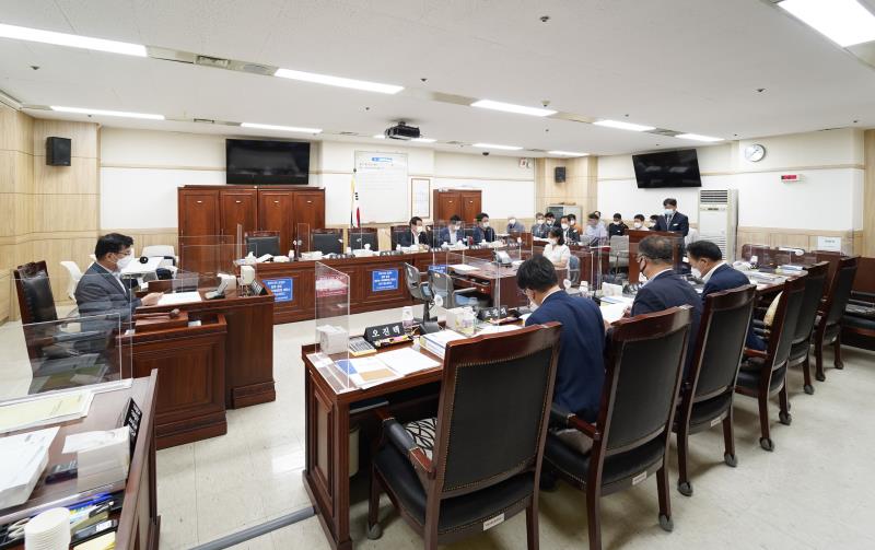 제354회 임시회 1차 건설교통위원회 사진 3