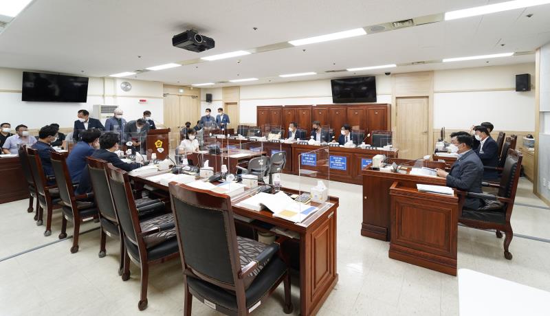 제354회 임시회 1차 건설교통위원회 사진 5