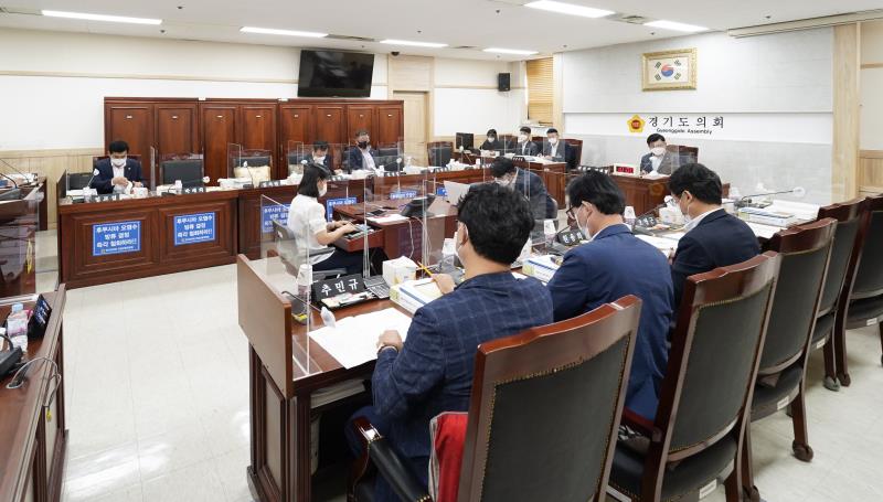 제354회 임시회 1차 건설교통위원회 사진 6