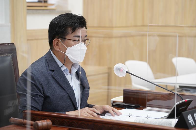 제354회 임시회 1차 건설교통위원회 사진 9