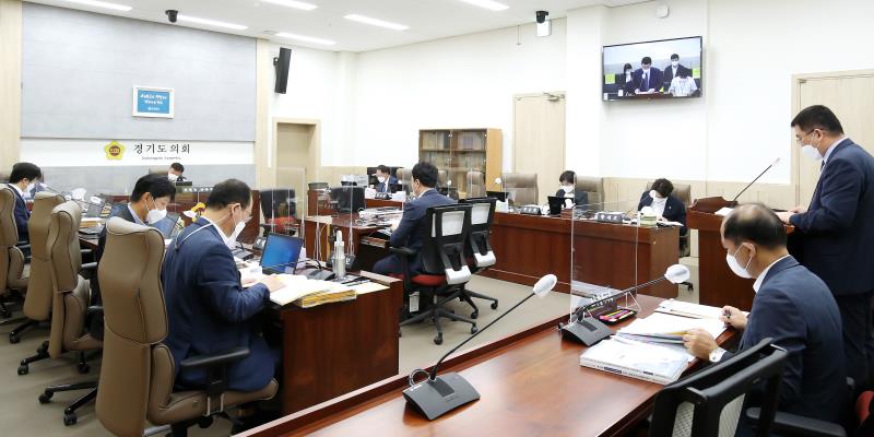 제354회 임시회 1차 교육행정위원회 사진 6