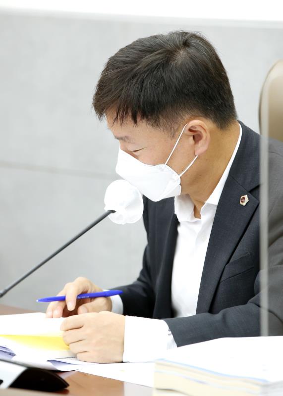 제354회 임시회 1차 교육행정위원회 사진 10