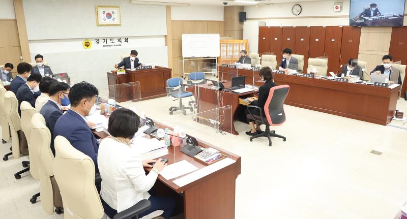 제354회 임시회 제2차 안전행정위원회 상임위회의 사진 2