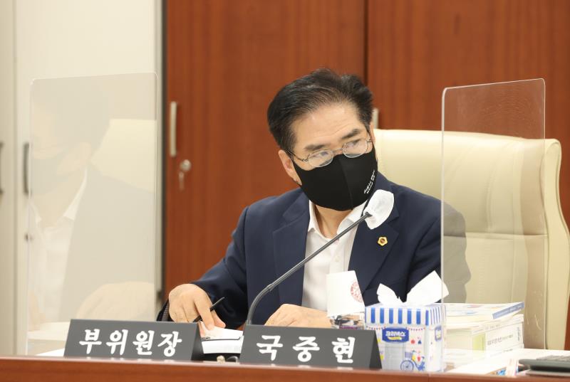 제354회 임시회 제2차 안전행정위원회 상임위회의 사진 7