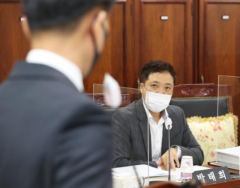제354회 임시회 2차 건설교통위원회 사진 5