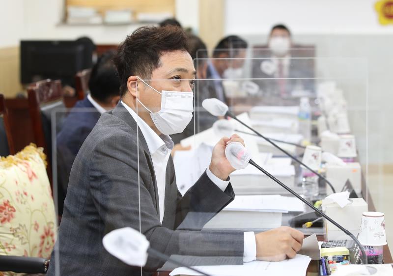 제354회 임시회 2차 건설교통위원회 사진 6