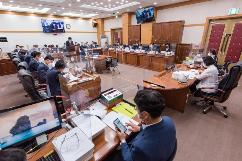 제354회 임시회 1차 교육기획위원회 사진 9