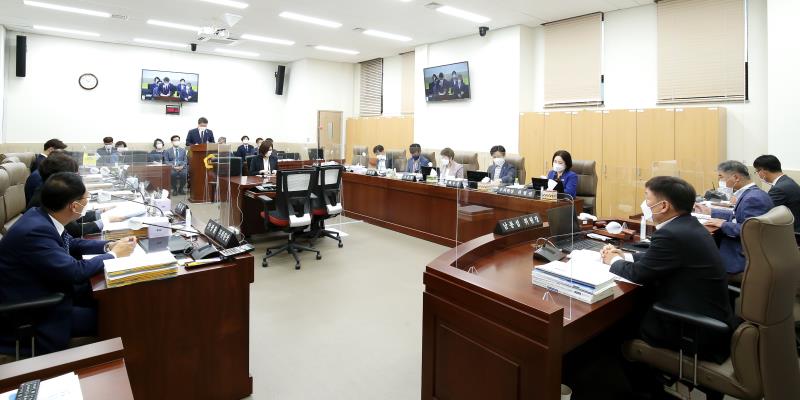 제354회 임시회 2차 교육행정위원회 사진 2