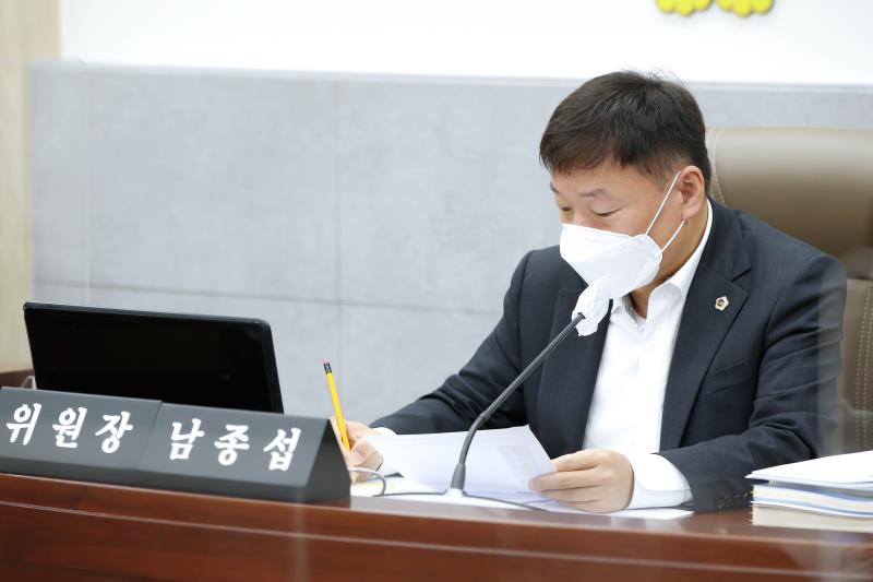 제354회 임시회 2차 교육행정위원회 사진 4