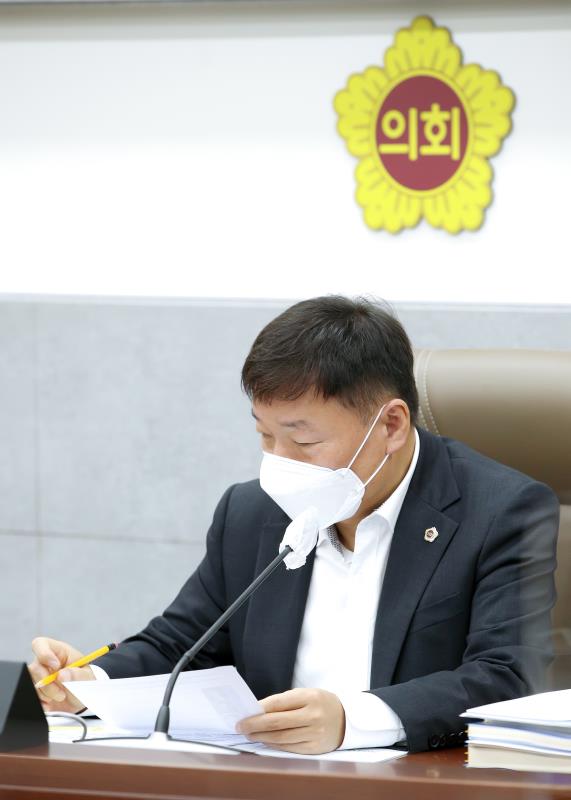 제354회 임시회 2차 교육행정위원회 사진 5