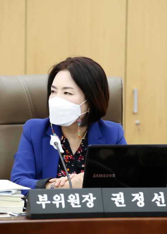 제354회 임시회 2차 교육행정위원회 사진 7