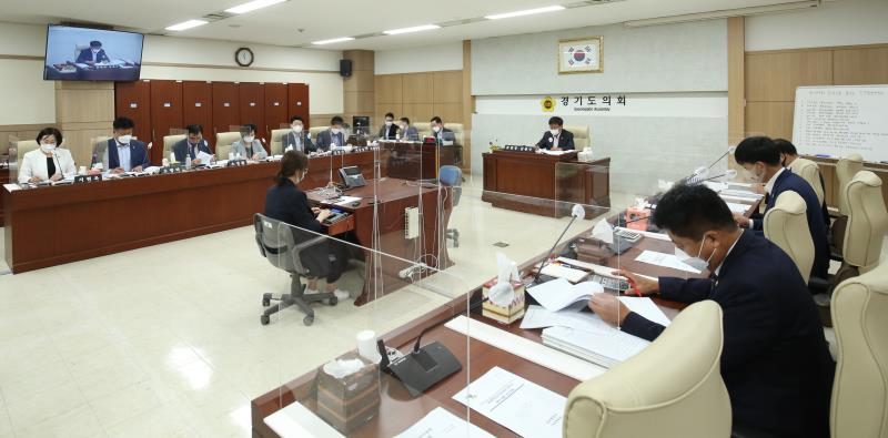 제354회 임시회 3차 안전행정위원회 사진 8