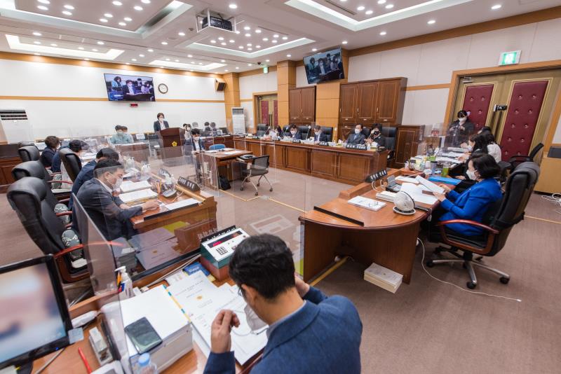 제354회 임시회 2차 교육기획위원회 사진 6