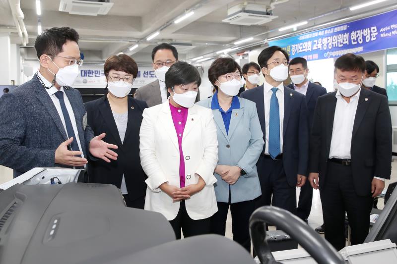 2021년 경기도의회 교육행정위원회 현장방문 사진 5