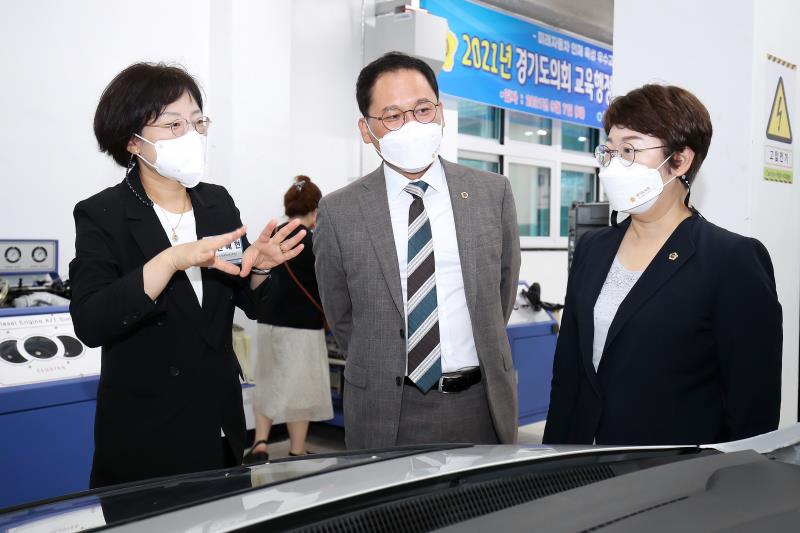 2021년 경기도의회 교육행정위원회 현장방문 사진 6