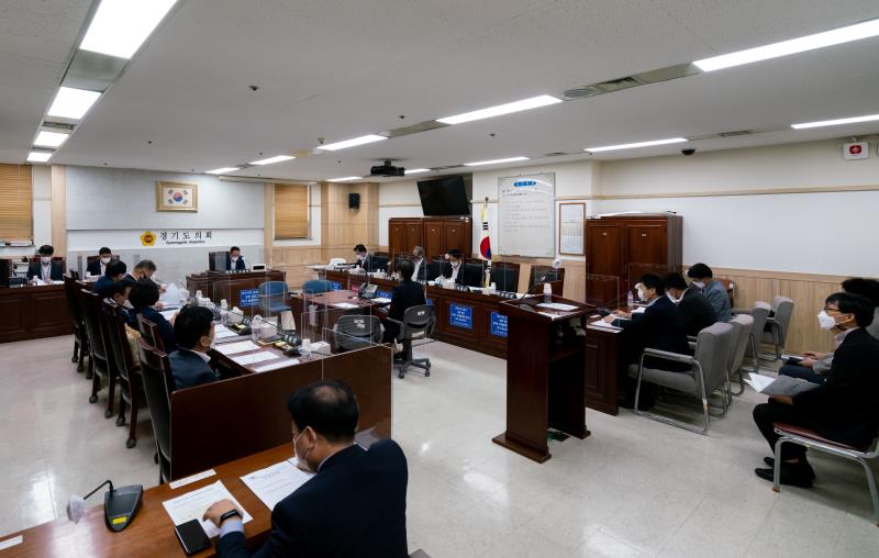 제355회 임시회 1차 건설교통위원회 사진 3