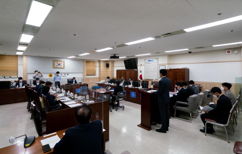 제355회 임시회 1차 건설교통위원회 사진 5