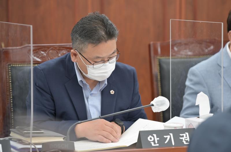 제355회 임시회 1차 도시환경위원회 사진 6