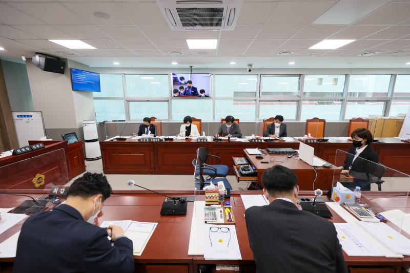 제358회 임시회 1차 안정행정위원회 사진 8