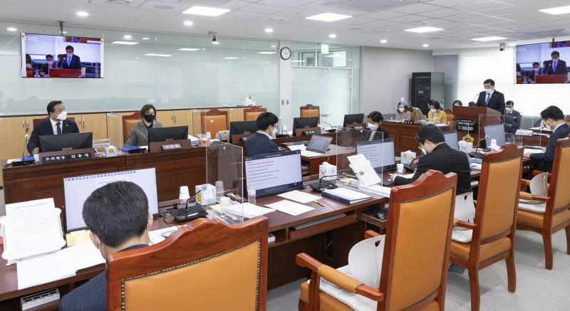 제358회 임시회 1차 여성가족평생교육위원회 사진 3